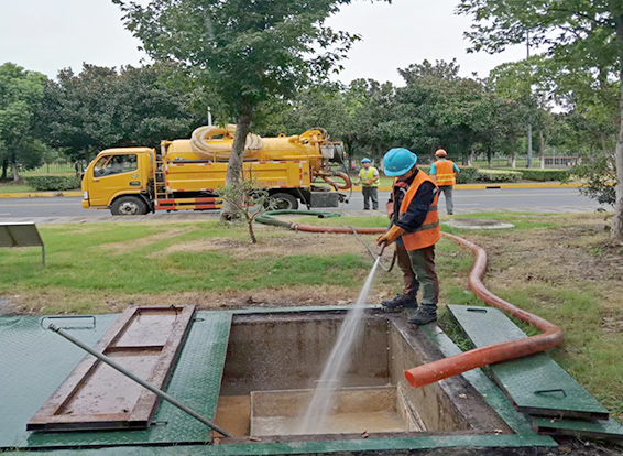 阿拉尔农场化油池清理